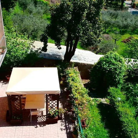 Casa Santa Chiara - Women Only Bed and breakfast *
